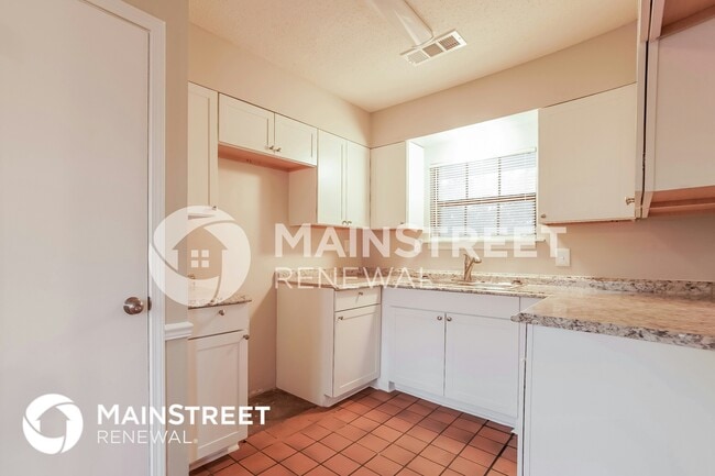 Building Photo - 5325 Longwood Cove