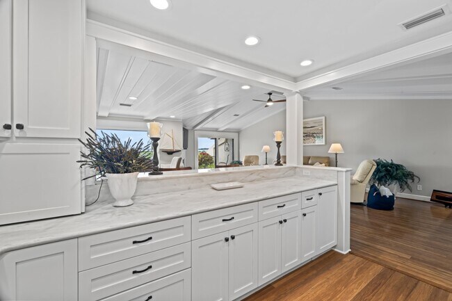 Building Photo - 3431 Harbor Dr