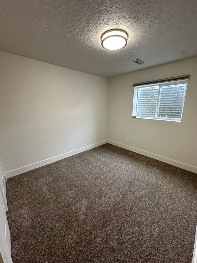 Building Photo - Beautiful home in Salt Lake!!