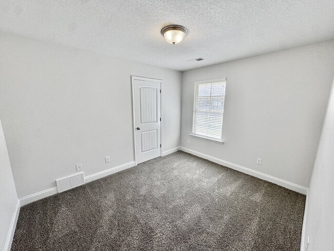 Building Photo - 8437 Grayce Dr