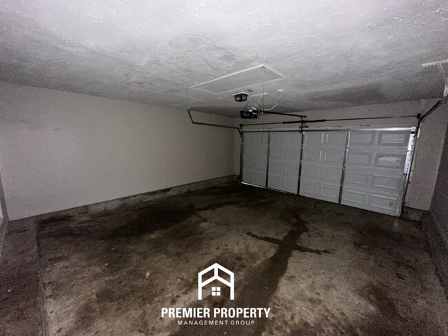 Building Photo - 4915 Blue Wing St