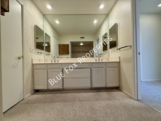 Building Photo - 4635 E Camino Rosa