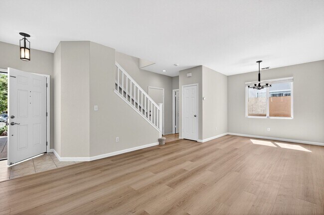 Building Photo - Renovated Court Location Beauty – Spacious 4BD Home Near Pleasant Hill!