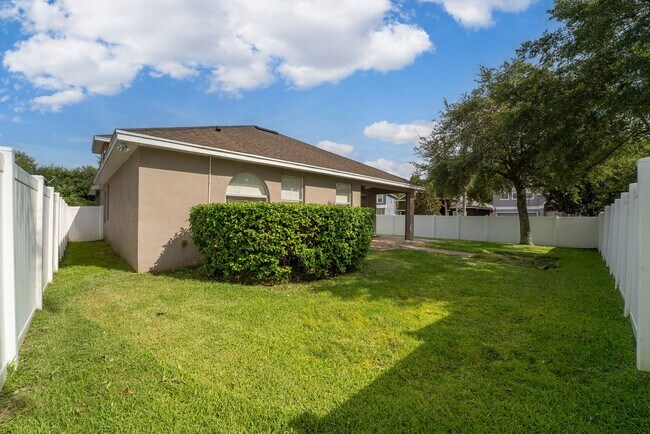 Building Photo - Cute and Spacious 3/2 Home with Bonus Room...