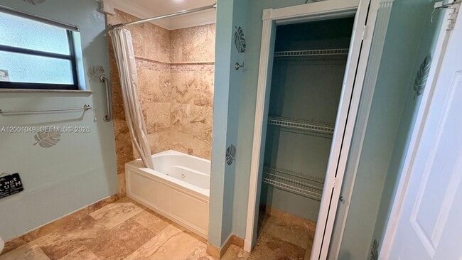 Building Photo - 11540 NW 27th Ct