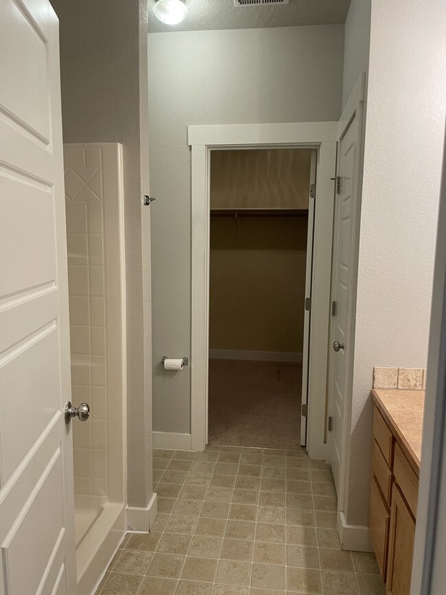 Building Photo - 447 N Baxter Way