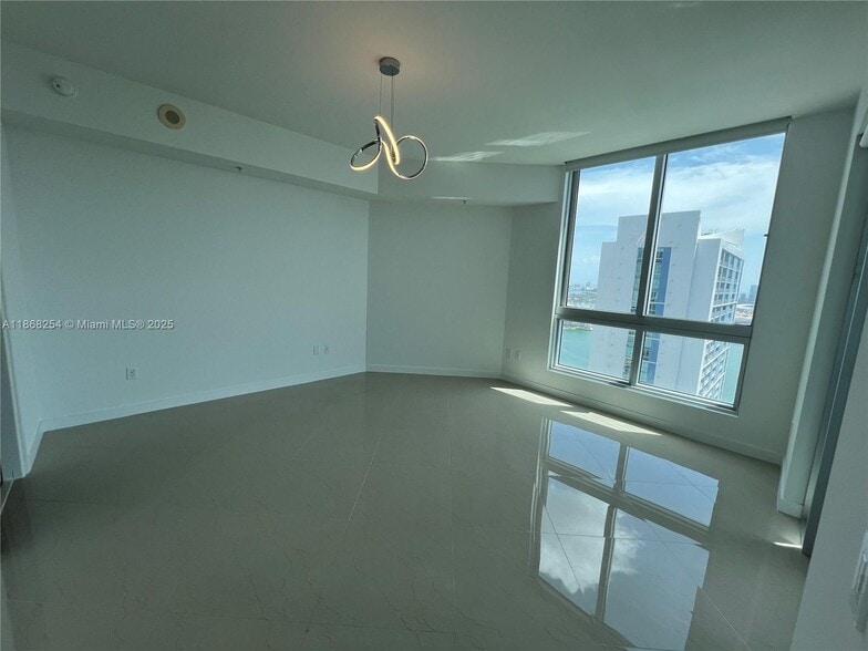 Building Photo - 300 S Biscayne Blvd