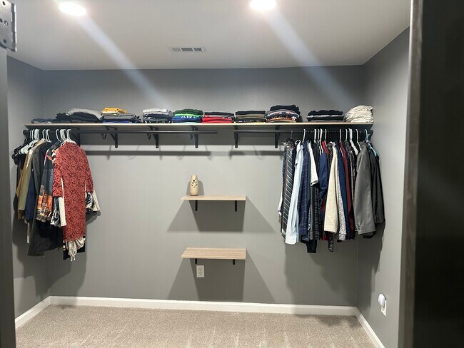 Building Photo - 9576 Maryus Rd