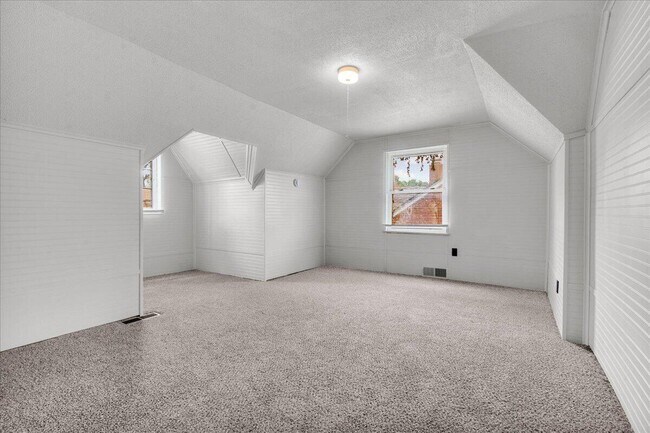 Building Photo - 16639 Ward Ave