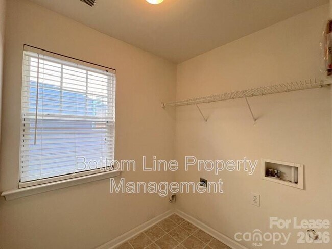 Building Photo - 9737 Tidal Ct