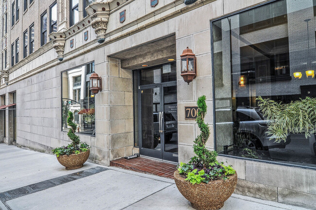 Church St Entrance - 700 Church St