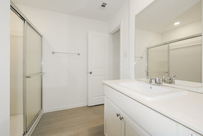 Building Photo - 13495 Bay Springs Dr