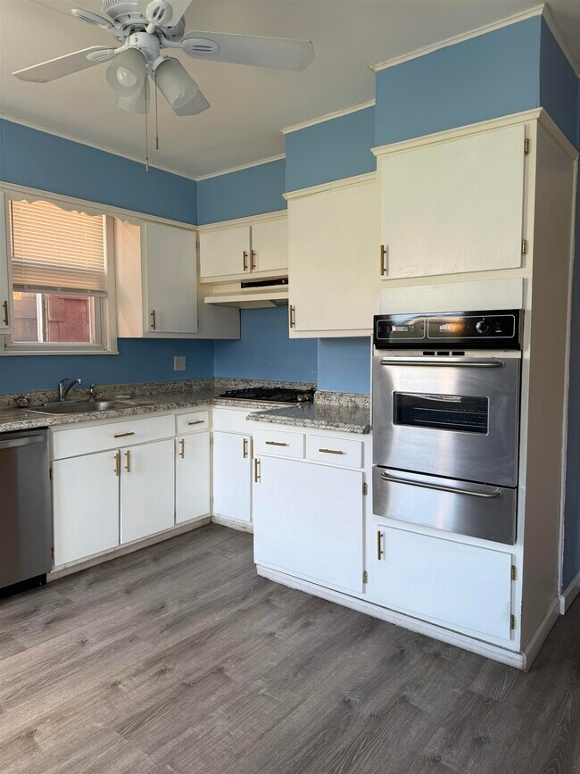 Building Photo - 205 Highwood Ave