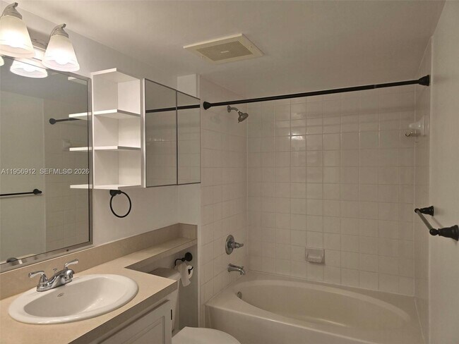 Building Photo - 2665 SW 37th Ave