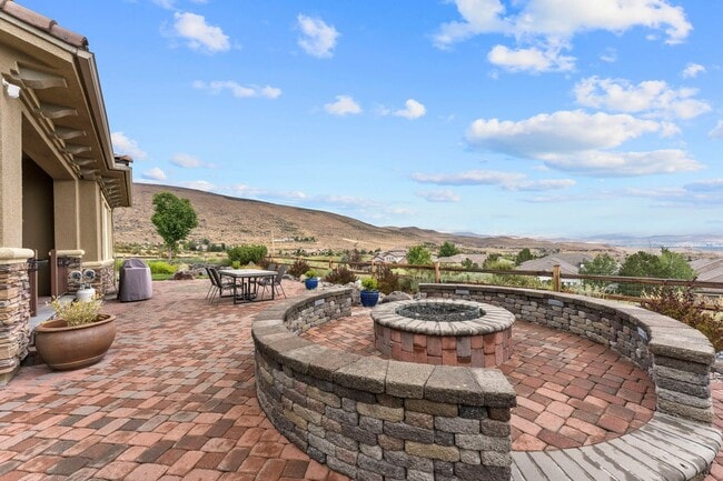 Building Photo - Beautiful Home in ArrowCreek!