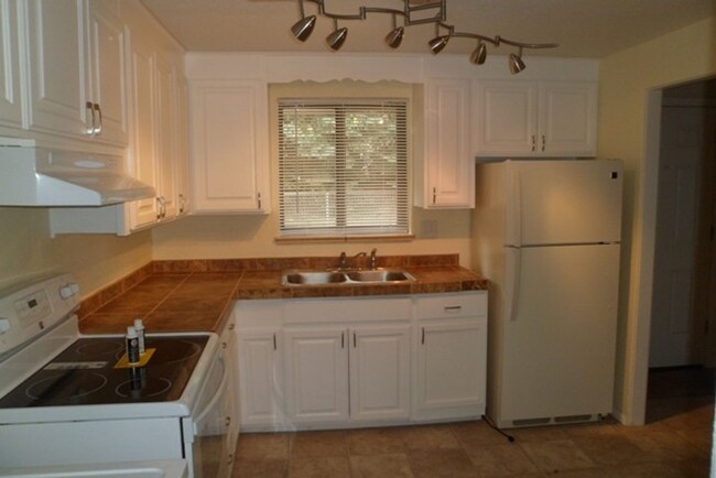 Building Photo - 2 bedroom, 1 bathroom home in Wheat Ridge ...