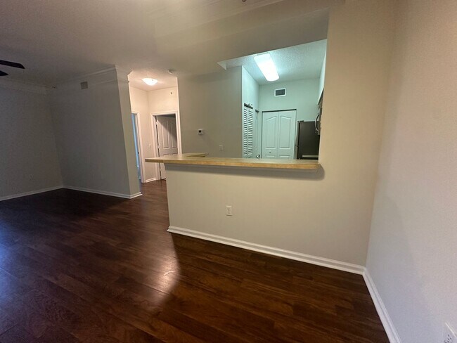 Building Photo - Second Floor 1/1 in Gated Palm Beach Gardens Community