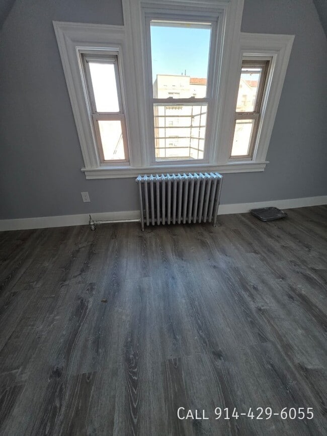 Building Photo - 16 Sherwood Ave