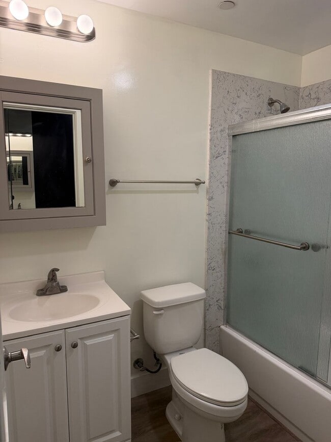 Building Photo - 303 U St