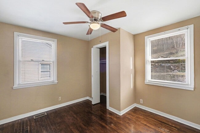 Building Photo - Adorable 2 Bedroom 1 Bath Home in Sylvan Heights!