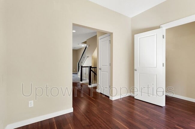 Building Photo - 8900 SW Elena Ln
