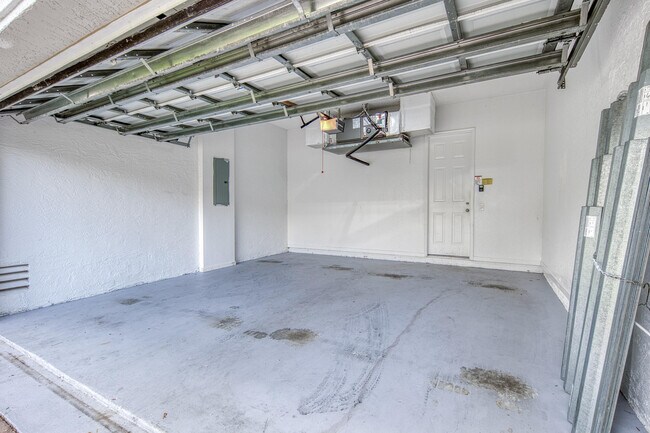 Building Photo - 139 2 Pine Dr