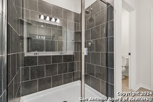 Building Photo - 246 W Flowing River Dr