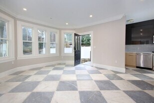 Building Photo - 15 Lanark Rd