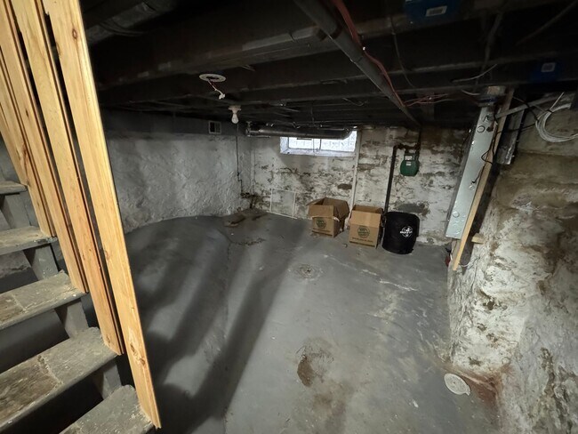 Building Photo - Beautifully Renovated 3BR Row Home in Deutschtown – Spacious, Modern & Incredible Location