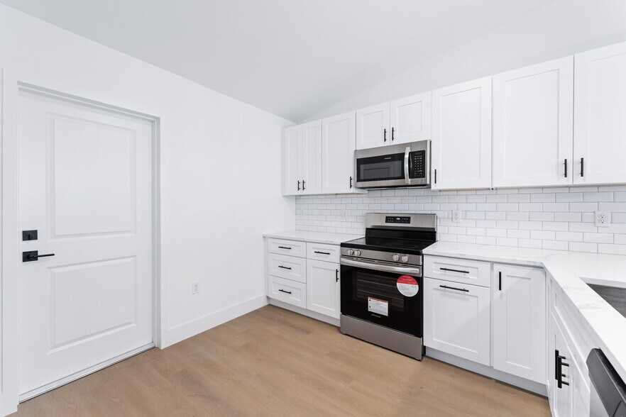Building Photo - 12136 Tetzel Ave