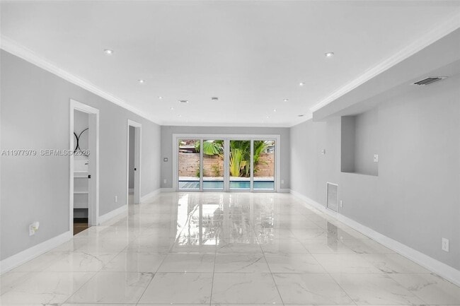 Building Photo - 1519 Biarritz Dr