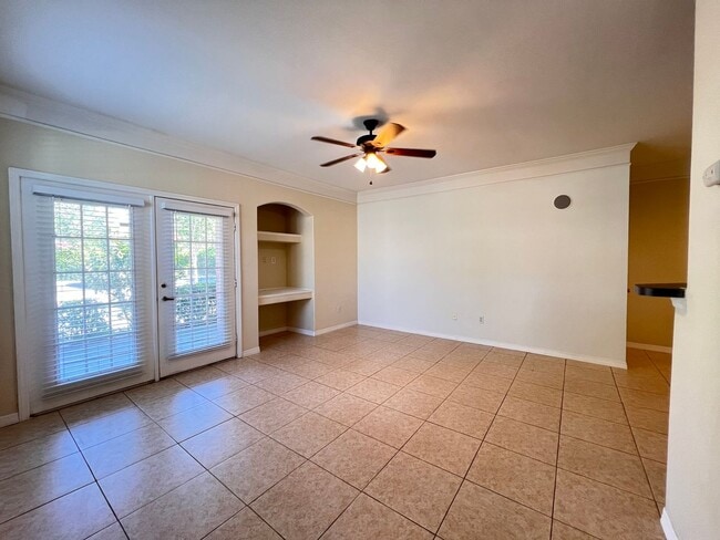 Building Photo - Great Condo for rent!