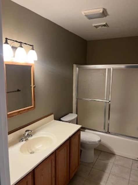 Bathroom - 913 Dunmore St