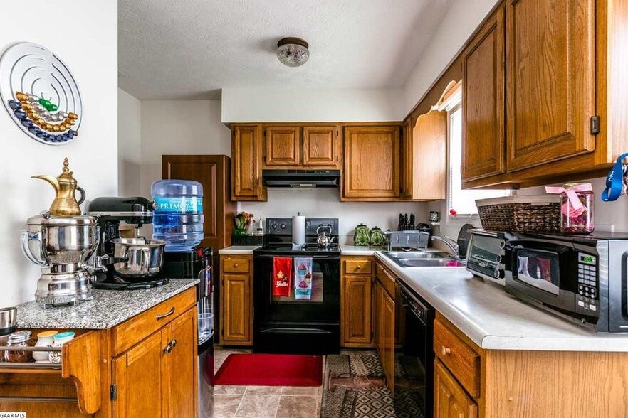 Building Photo - 1246 Goldfinch Dr