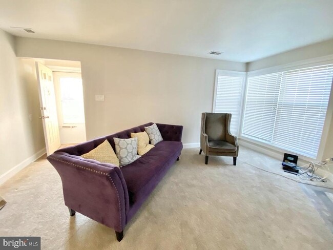 Building Photo - 167 Andover Pl