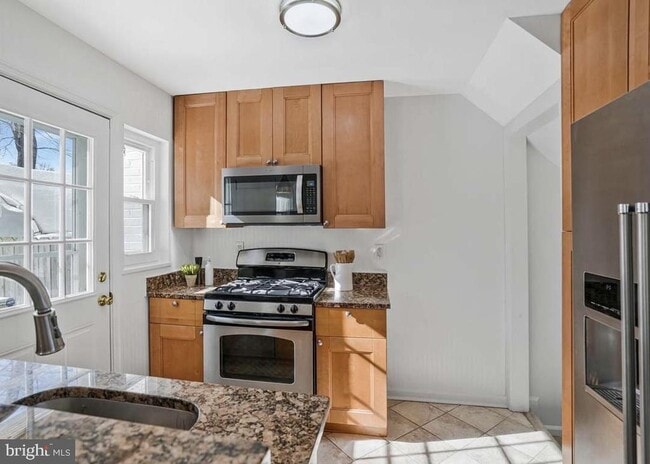 Building Photo - 2509 Oberlin Dr