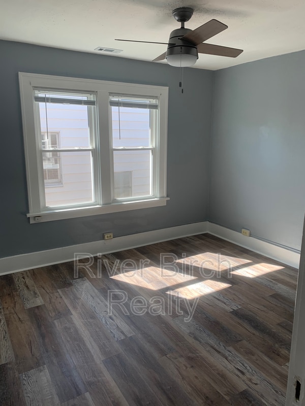 Building Photo - 434 W Cook St