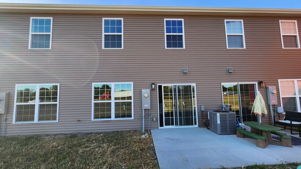 Building Photo - 3319 Stoneway Ct