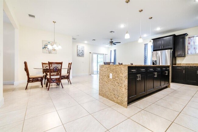 Building Photo - 520 Nogales Ct