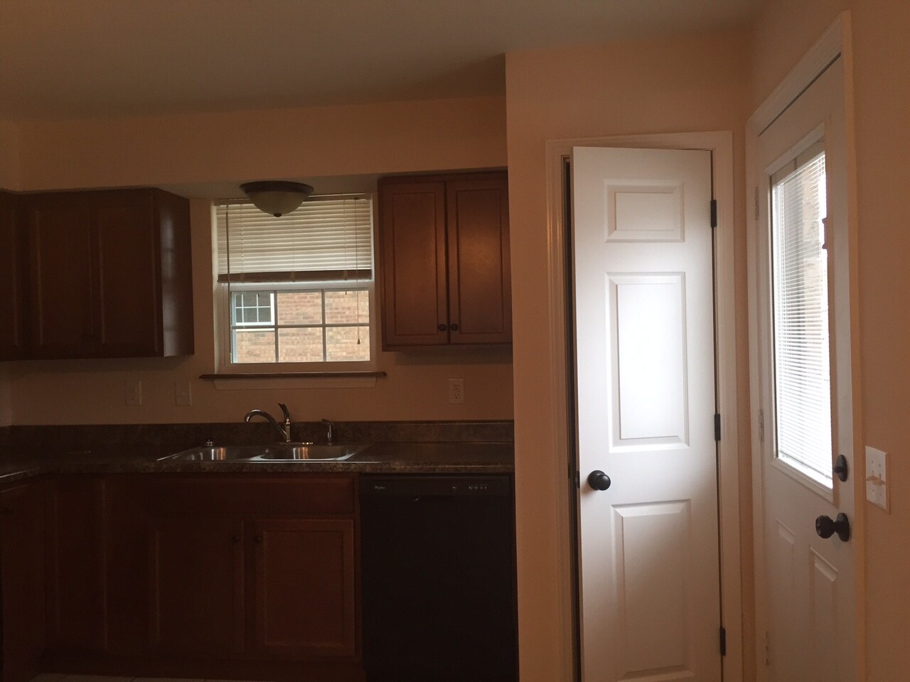 Building Photo - 301 Montgomery St