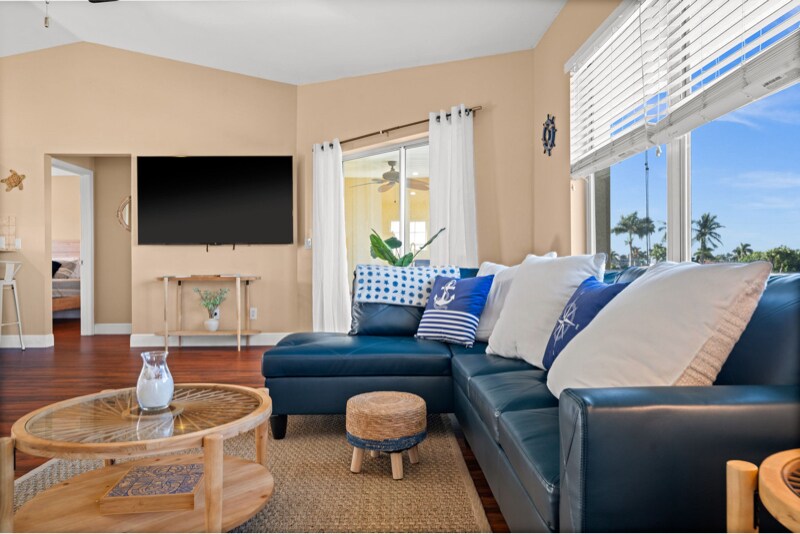 Building Photo - 5420 Chiquita Blvd S