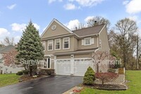 Building Photo - 41 Rutgers Ln