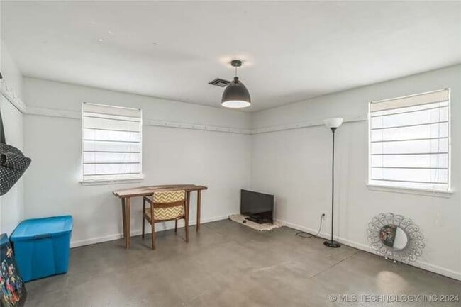 Building Photo - Spacious 4BR House in Tulsa