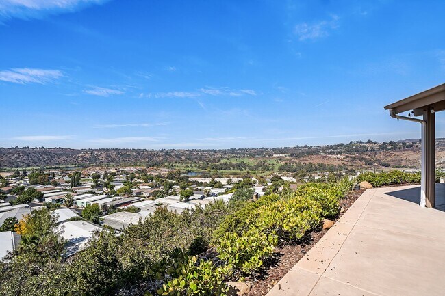 Building Photo - Luxury View Home On Canyon Rim