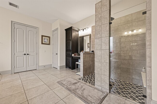 Building Photo - 2515 Avon Gate Ct