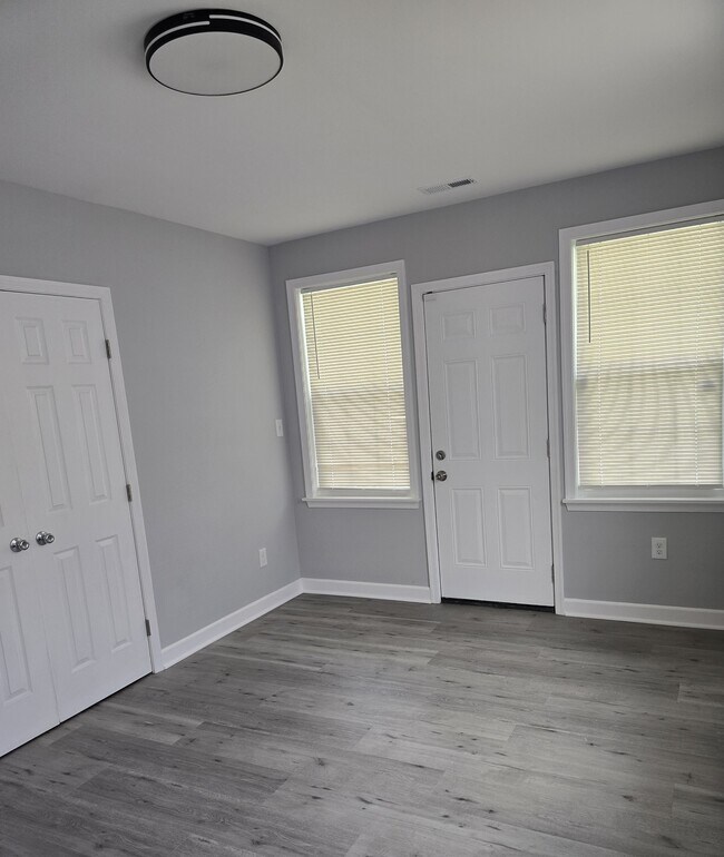 Building Photo - 4303 Urn St