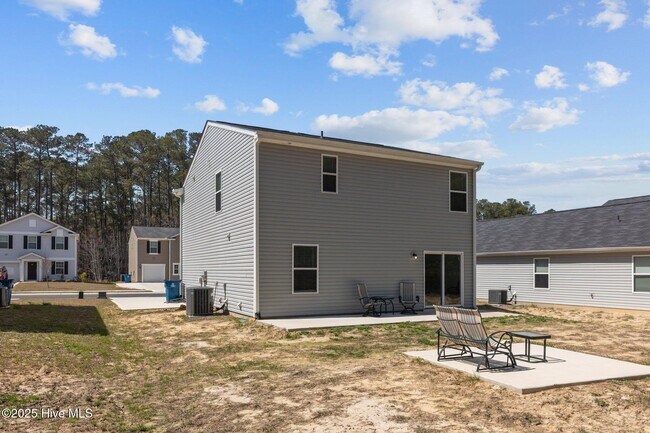 Building Photo - 821 Conductor Ct