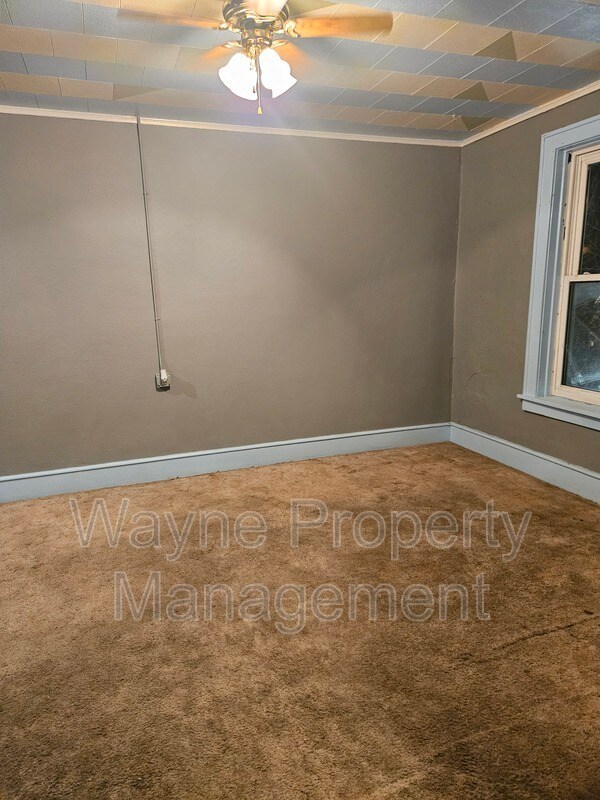 Building Photo - 546 2nd St