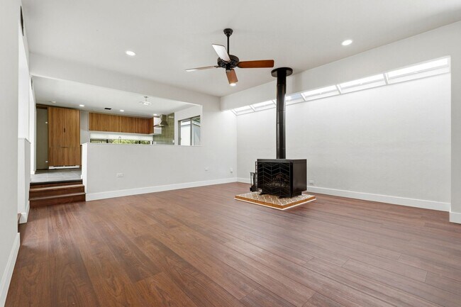 Building Photo - 2266 SW 43rd Pl