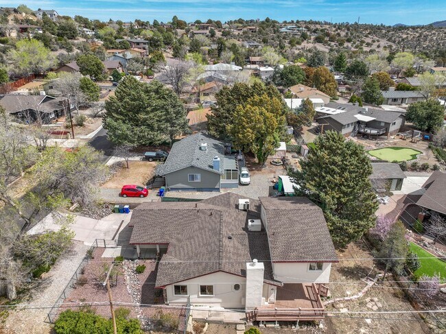 Building Photo - 5 Bedroom + a Den, 3 Bathroom, 2 Car Garage For Rent in Prescott!